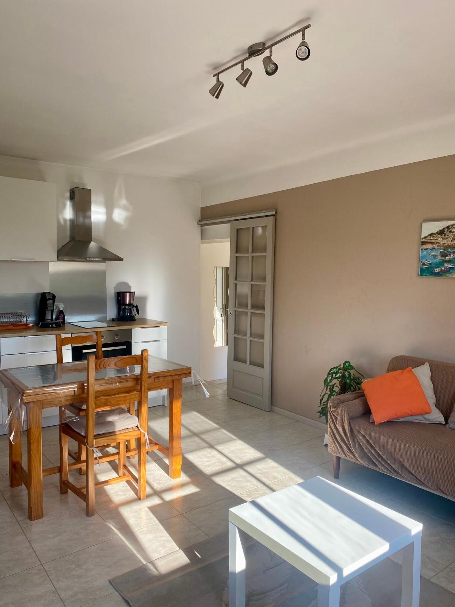 Le Micocoulier Apartment ลา โคร ภายนอก รูปภาพ