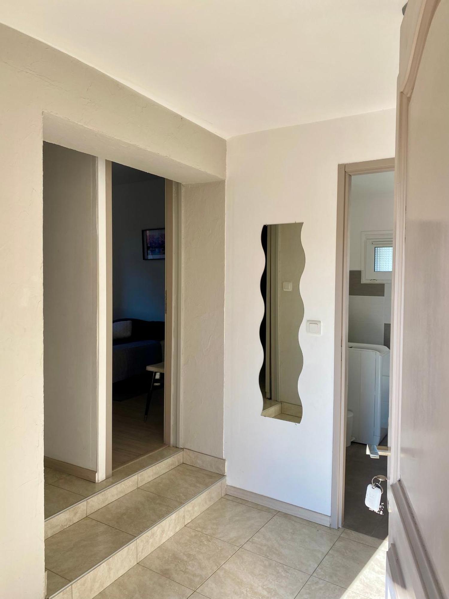 Le Micocoulier Apartment ลา โคร ภายนอก รูปภาพ